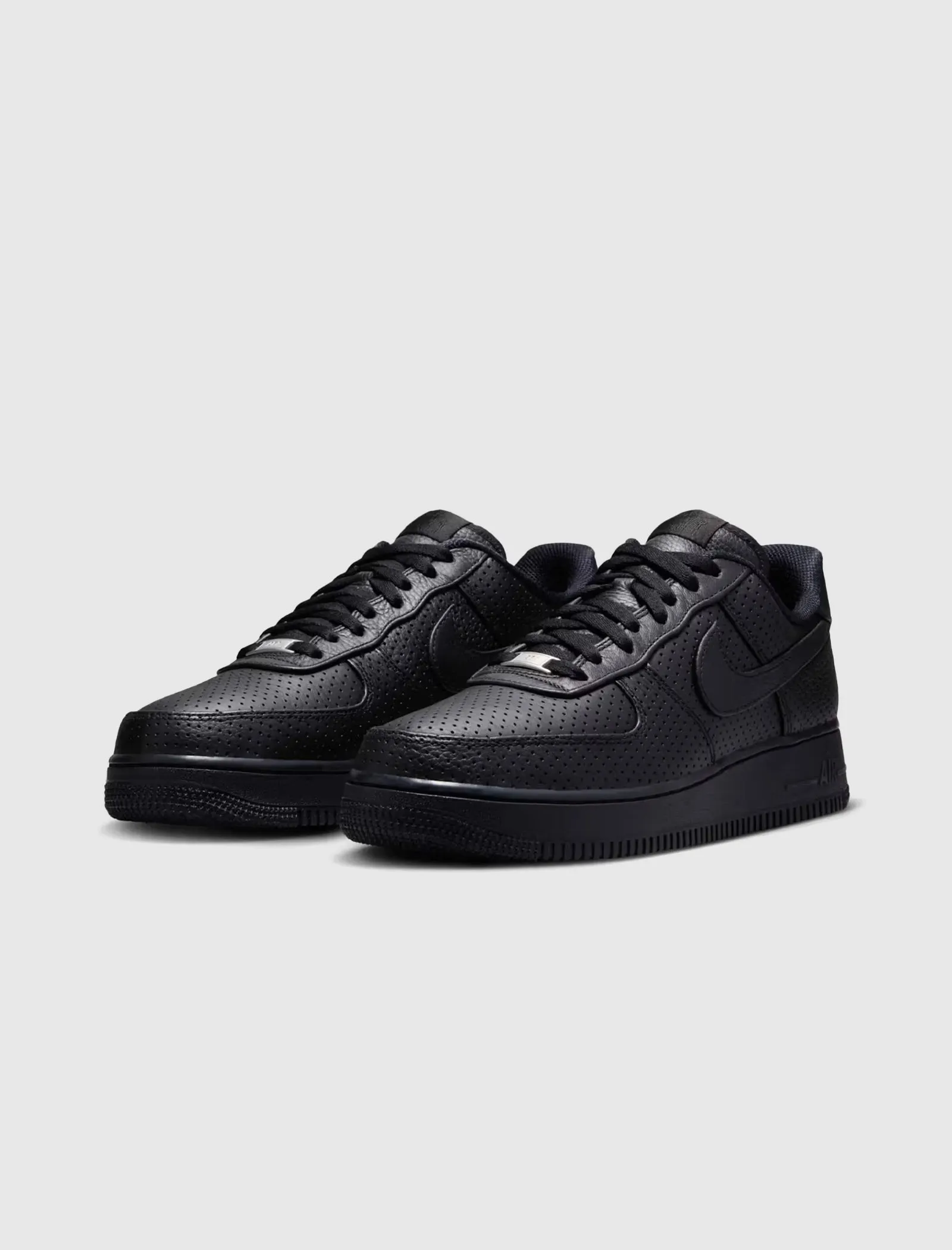 AIR FORCE ONE LOW SP PERFORATED BLACK