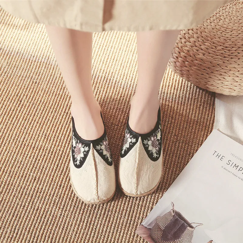 Cotton Linen Ethnic Embroidered Slippers